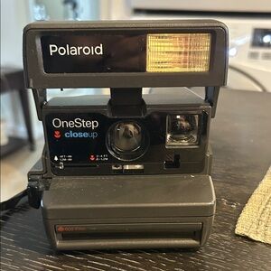 Polaroid OneStep Closeup Instant Camera - Black and Gray